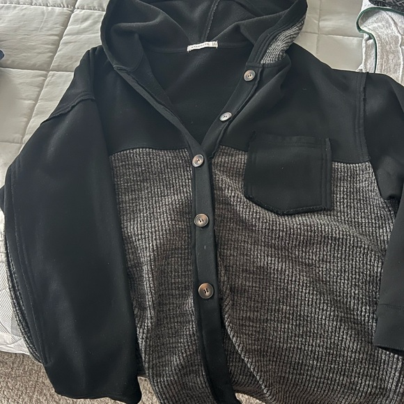 Ladies shacket - Picture 3 of 3